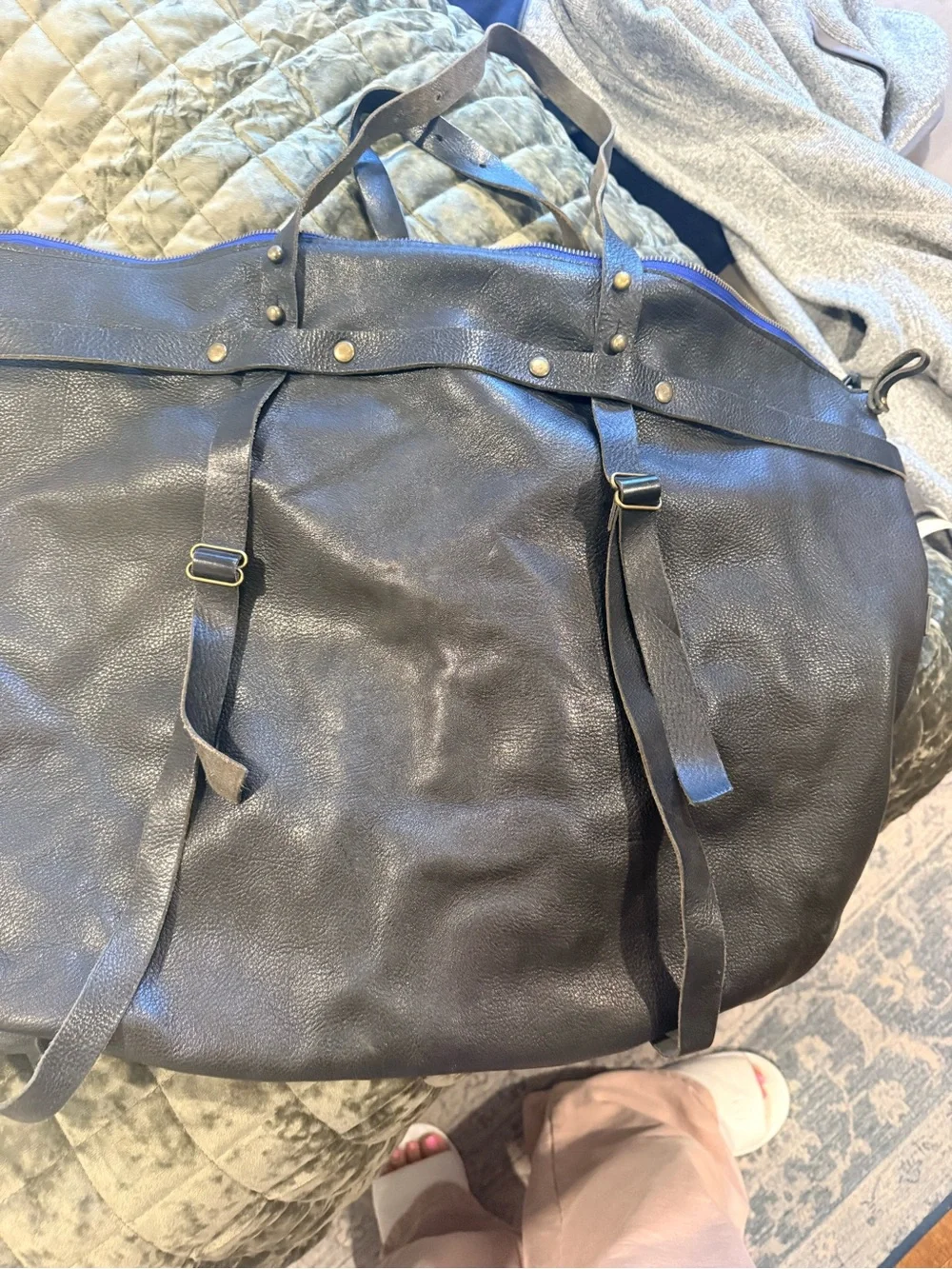 Large Textured Leather Tote Bag backpack adjustable strap in black - Picture 7 of 7